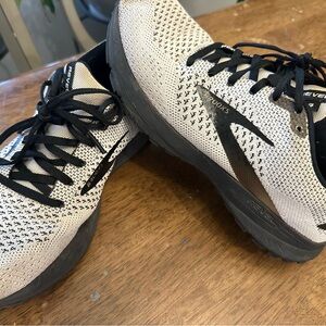 Women’s Brooks Revel 4 Black and White Running Shoes
